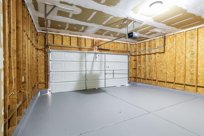 Building Photo - 2025 Santuomo Ave
