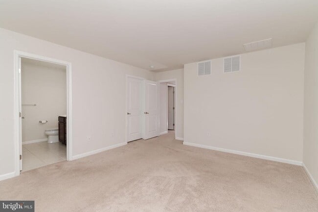 Building Photo - 6 Sparrow Cir