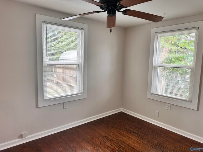 Building Photo - 1508 Mckinley Ave NE
