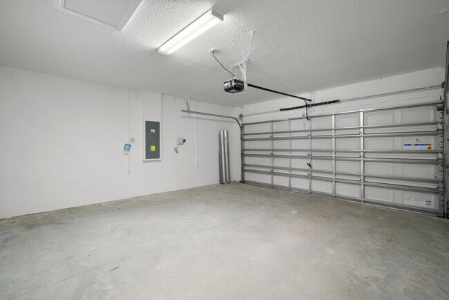 Building Photo - LIKE New Home For Rent in Belmont!
