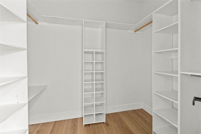 Building Photo - 518 Saffron Ct