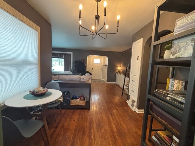 Building Photo - Storybook Bungalow with Beautiful Grounds