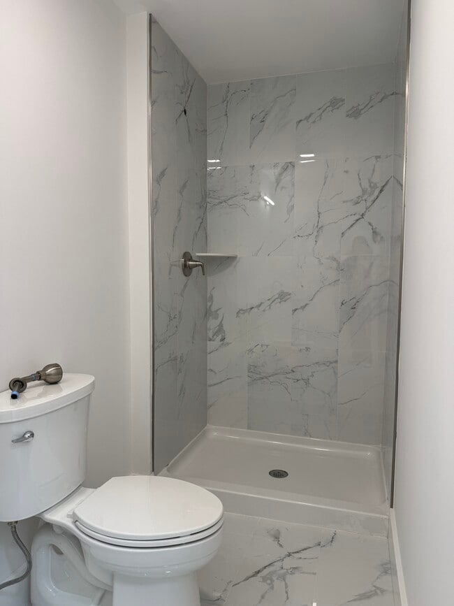 Building Photo - 177 Chestnut St