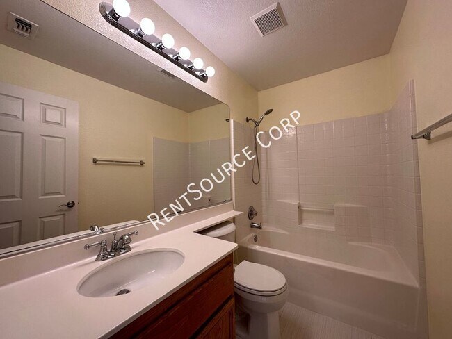 Building Photo - 18004 Flynn Dr