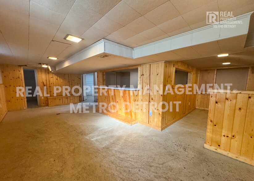 Building Photo - 19645 Woodmont St