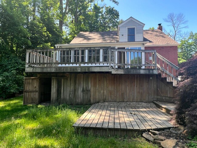 Building Photo - Quakertown Cape in Private Setting