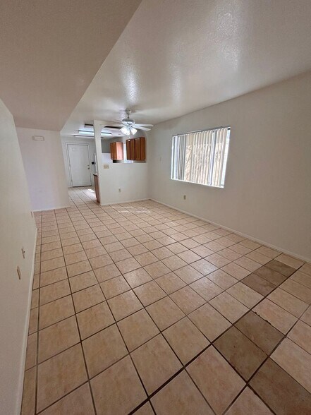 Building Photo - 1150 N Catalina Ave