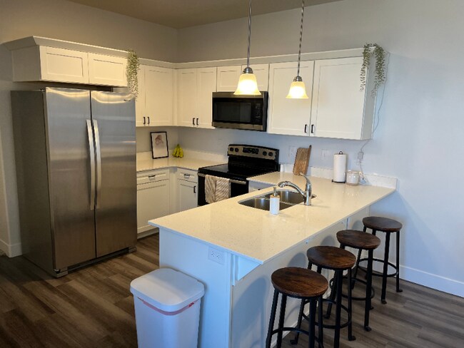 Building Photo - 927 W Coral Charm Wy