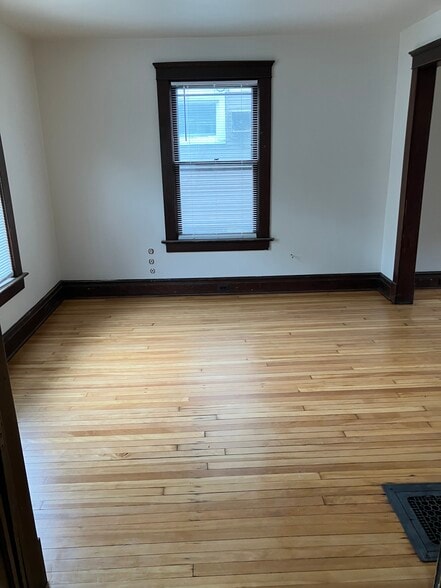 Building Photo - 948 Greenwood Ave