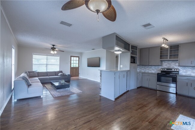 Building Photo - 701 Horace Howard Dr
