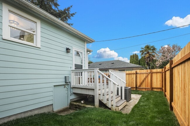 Building Photo - Timeless Elegant 4 Bedroom Craftsman Home ...