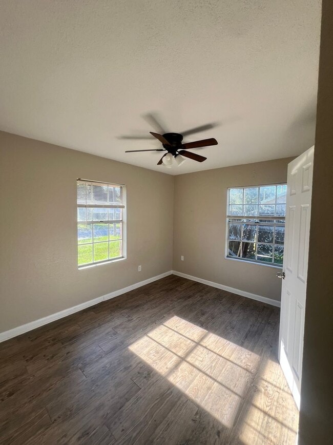 Building Photo - Lovely 3 Bedroom / 1 Bath  Rental Home In Orange City Now Available