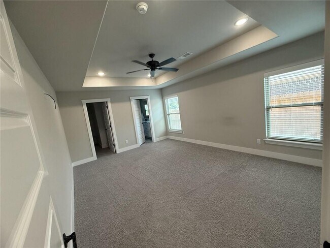 Building Photo - 220 Palm St