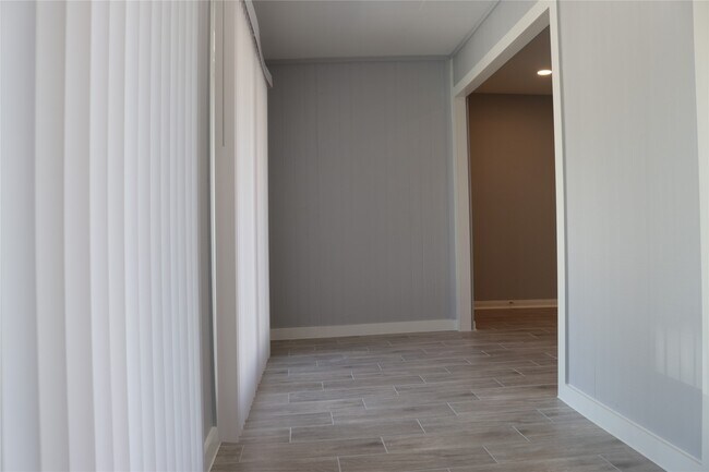 Building Photo - 12633 Memorial Dr