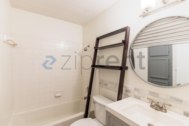 Building Photo - 12900 Widge Dr