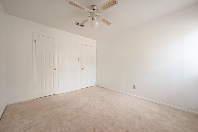 Building Photo - 14818 La Rana Dr