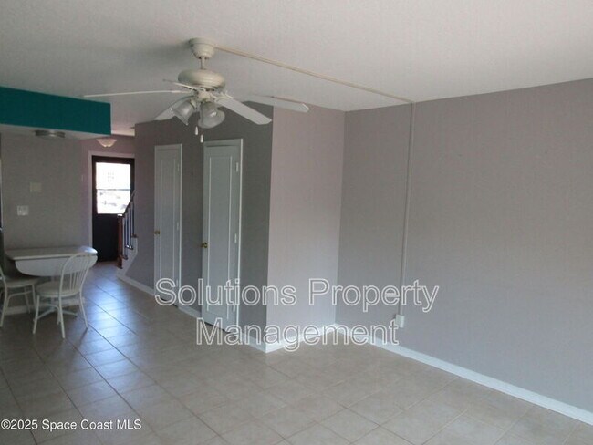 Building Photo - 910 S Colonial Ct