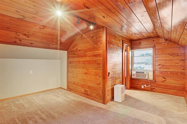 Building Photo - 2348 McClendon St