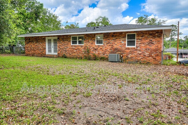 Building Photo - 1406 Ridgewood Dr