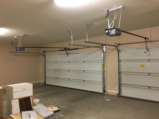 Building Photo - 2627 E Acoma Dr