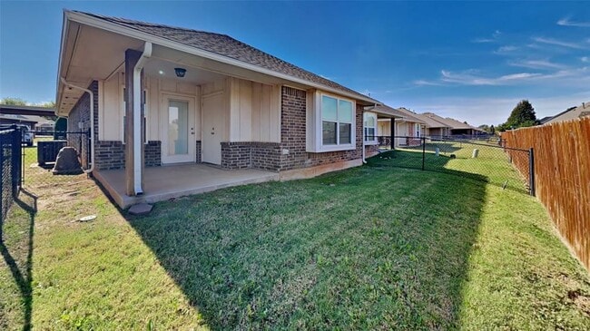 Building Photo - 8809 SW 55th St