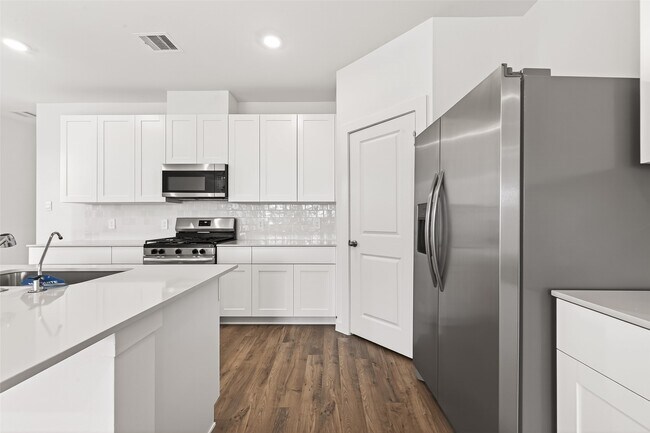 Building Photo - 3506 Blue Mockingbird St