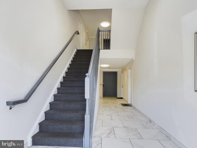 Building Photo - 302 Baughmans Ln