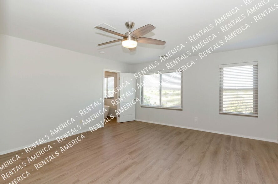 Building Photo - 2076 Silver Grass Pl