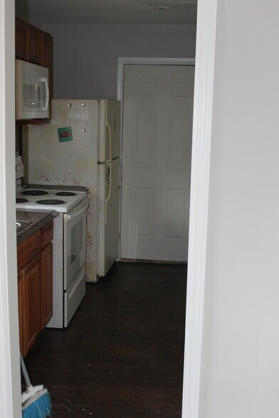 Building Photo - 756 Sunset Blvd SW