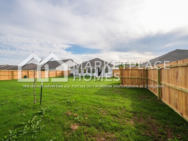 Building Photo - 23198 S Mae Dr