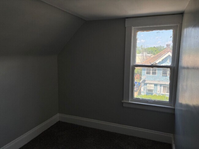 Building Photo - 1750 Alcoy Rd