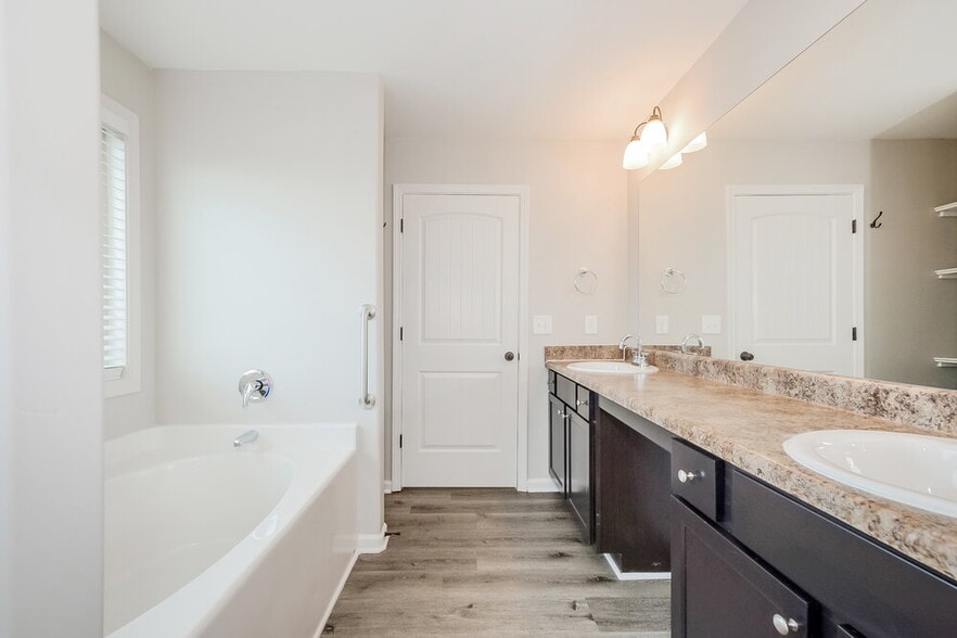 Building Photo - 1104 Jury Ct