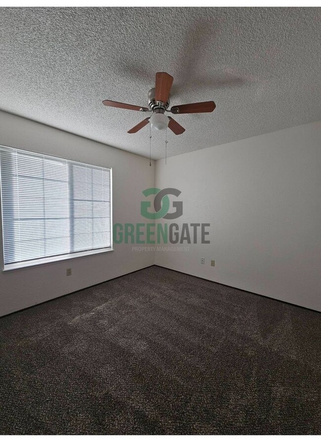 Building Photo - Beautiful 3 BEDROOM 2 BATH HOME IN MODESTO...