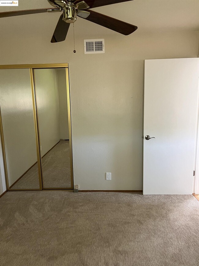 Building Photo - 941 Kittery Way