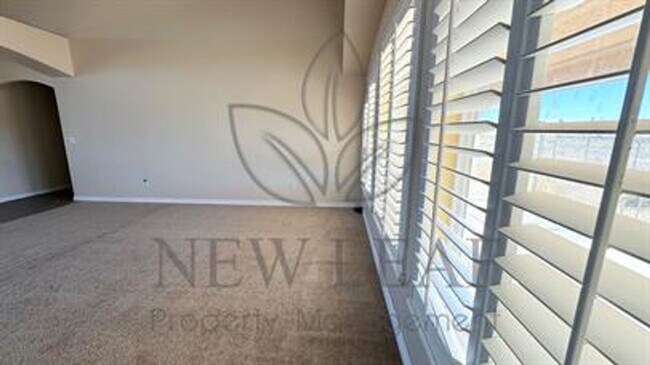 Building Photo - Beautiful 4 bedroom on LARGE private lot in PHELAN