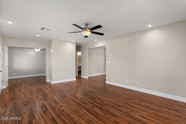 Building Photo - 838 E Belmont Ave