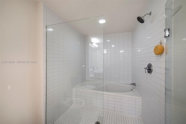 Building Photo - 888 Biscayne Blvd