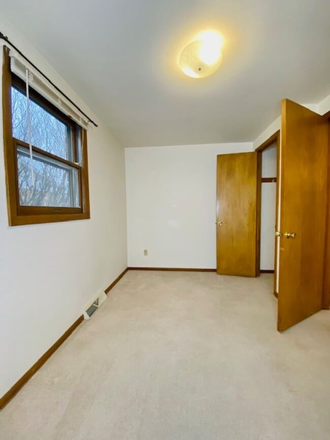 Building Photo - 3037 Humboldt Rd