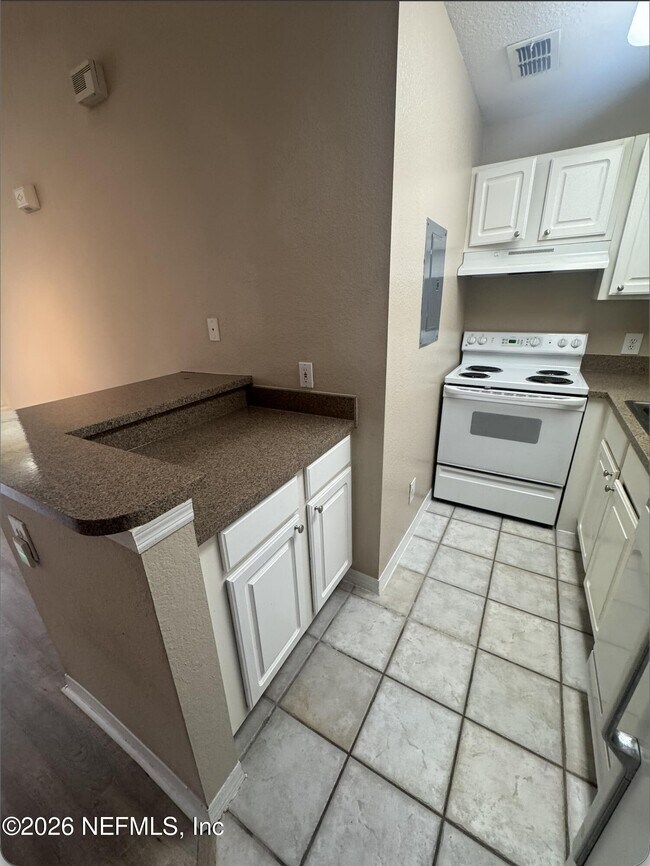 Building Photo - 13703 Richmond Park Dr N