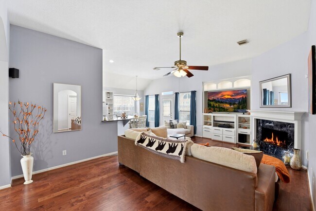 Building Photo - 2105 Mossy Trail Dr