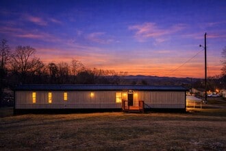 Building Photo - 5670 Lamberth St