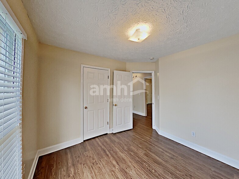 Building Photo - 4759 Julian Way