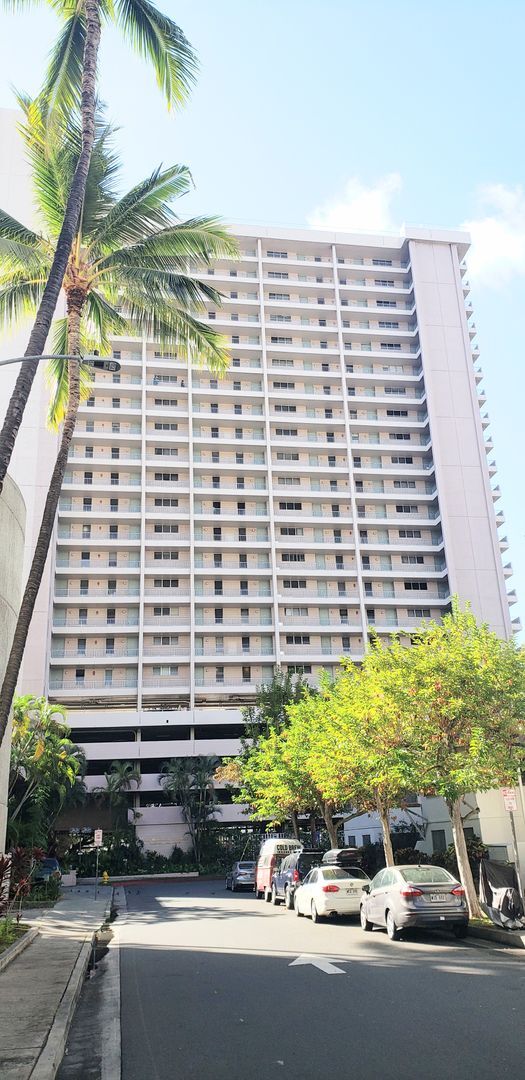 Building Photo - Summer Palace, Ala Moana, 1 Bedroom 1 Bathroom 1 Covered Parking Condominium Ocean View