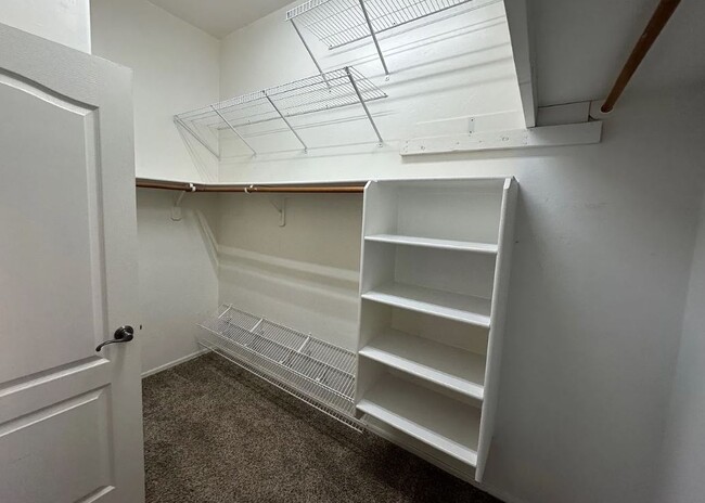 Building Photo - 538 W Chatfield St