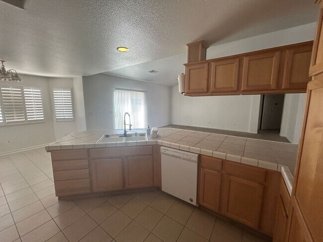Building Photo - 2454 Ranier Way