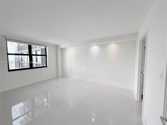 Building Photo - 2333 Brickell Ave