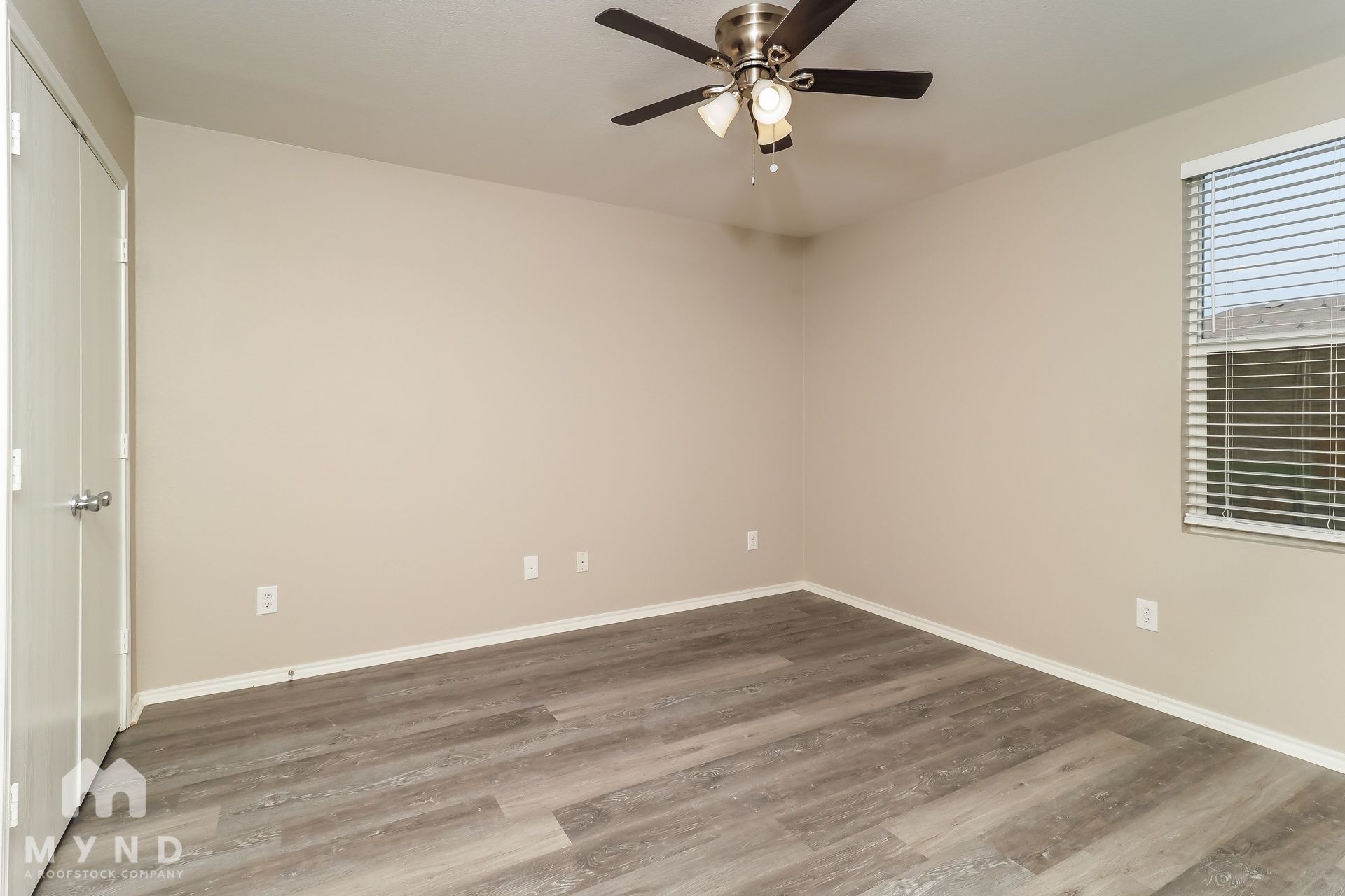 Building Photo - 3233 Sunshine Way