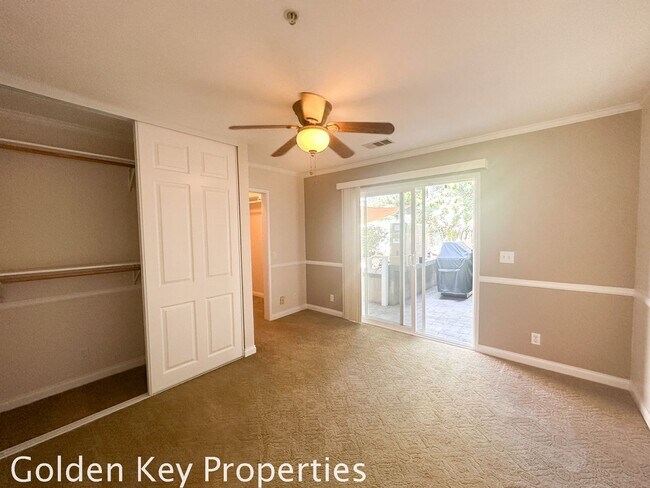 Building Photo - Spacious single-level attached guest house on private setting in Vista!