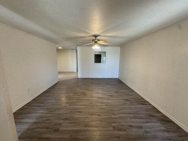 Building Photo - Spacious 3-Bed, 3-Bath Duplex  on Marshall Street – 1366 Sq Ft of Comfortable Living in Lubbock!