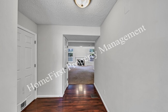 Building Photo - 860 Hidden Stream Dr